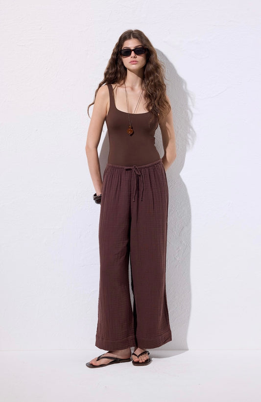 MANUKA - Musselin Hose Schokobraun