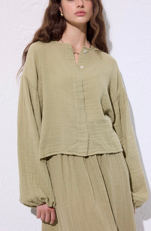 MANUKA - Musselin Crop Bluse Grün