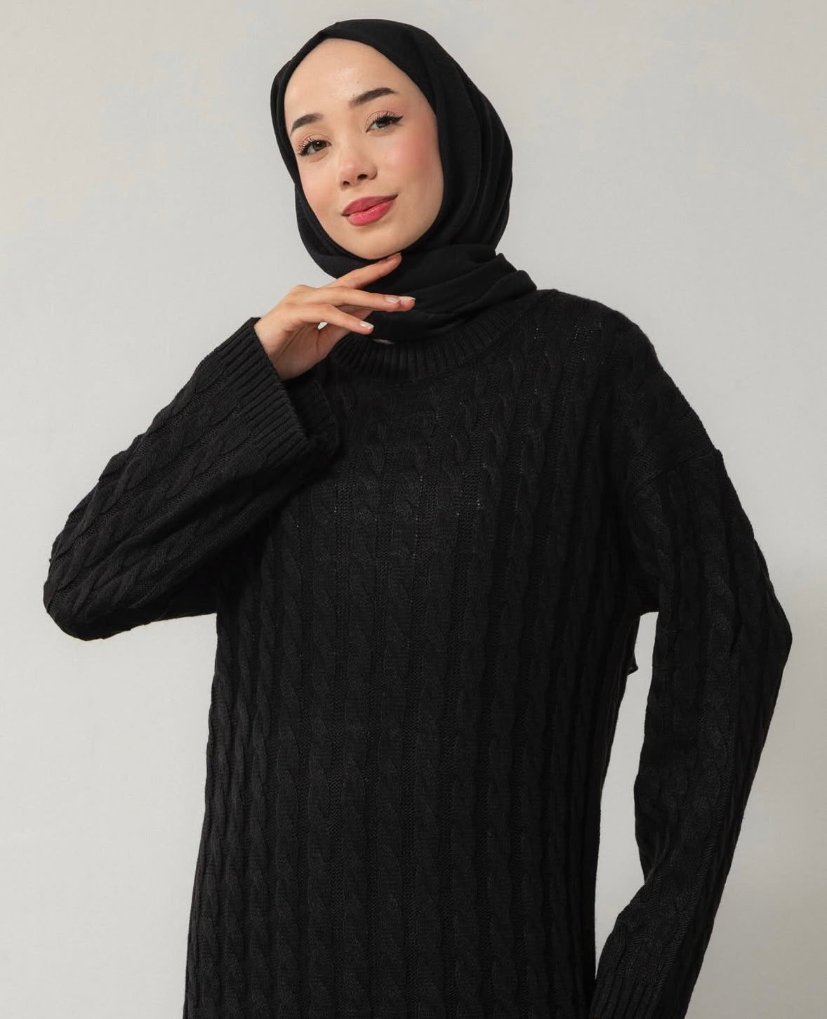 Strickkleid mit Zopfmuster - Schwarz