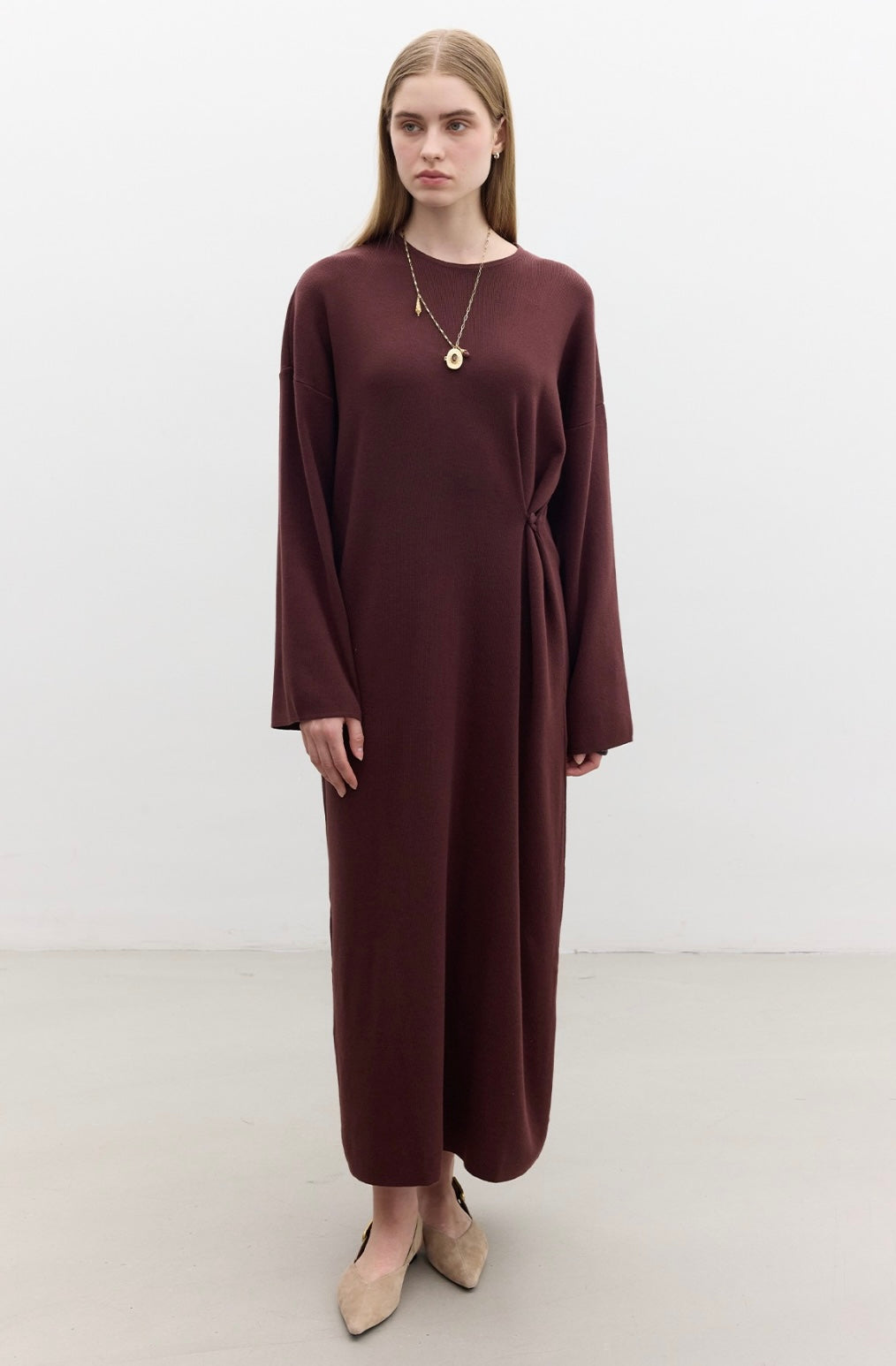 MANUKA - Strickkleid mit Knopfdetail Bordo