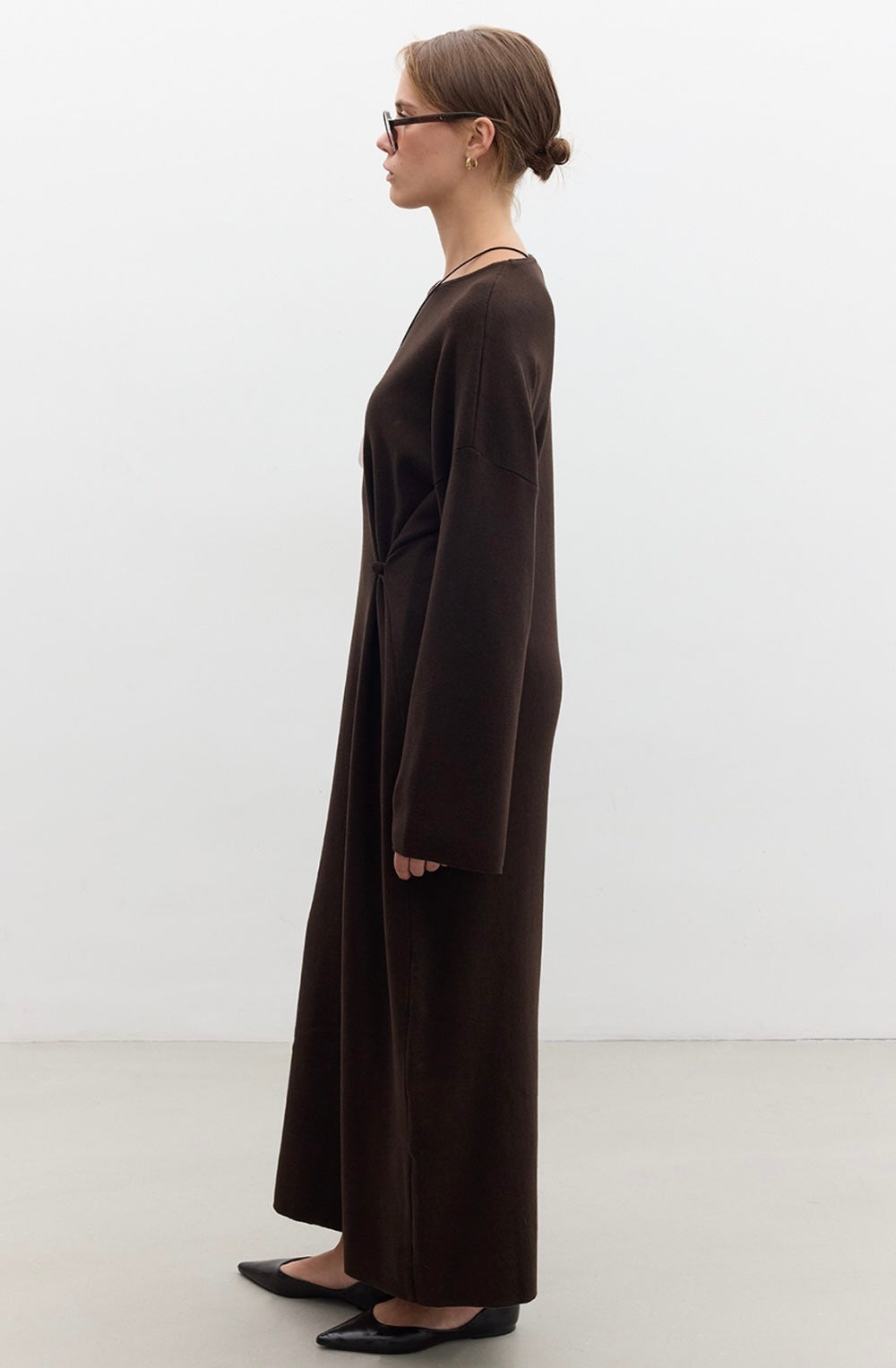 MANUKA - Strickkleid mit Knopfdetail Braun