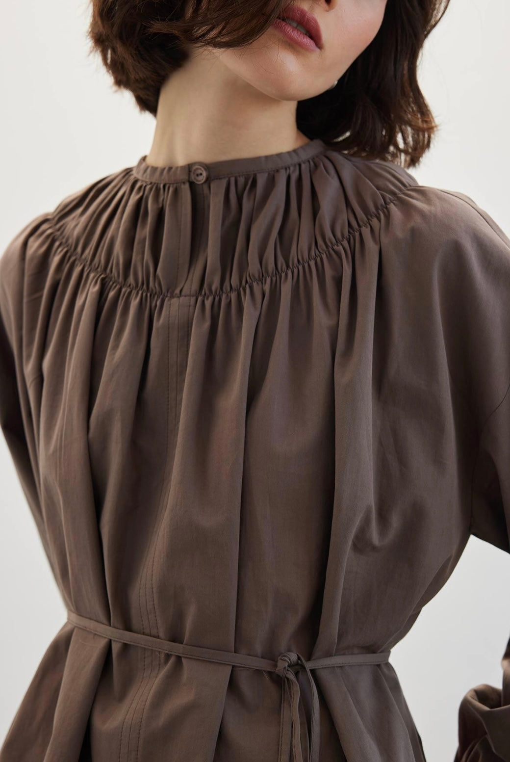 MANUKA - Bluse mit gerafftem Kragen