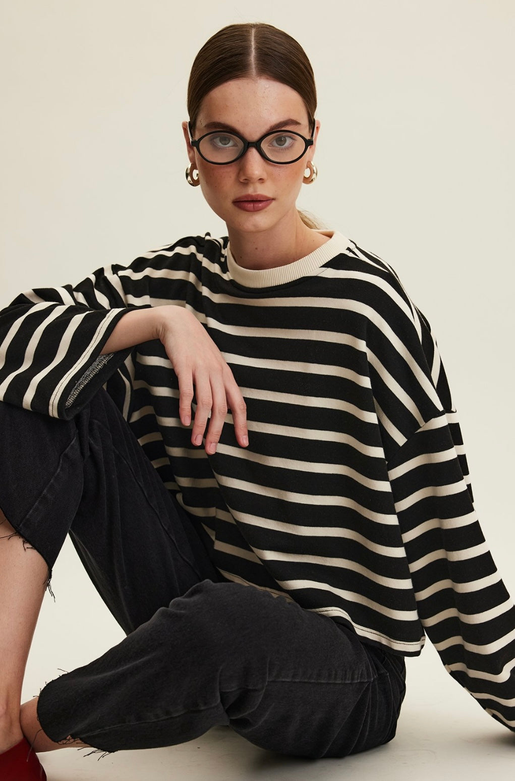 MANUKA - Oversize Crop Sweatshirt Schwarz