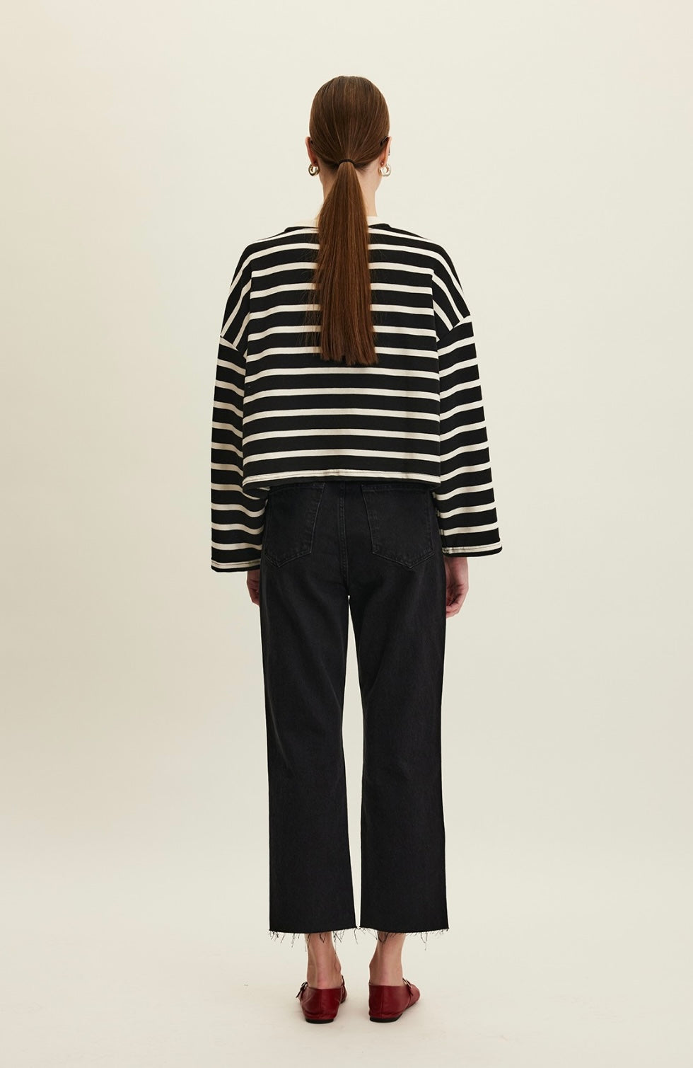 MANUKA - Oversize Crop Sweatshirt Schwarz