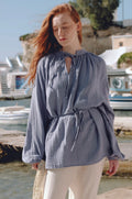 MANUKA - Musselin Bluse mit Bindegürtel Blau