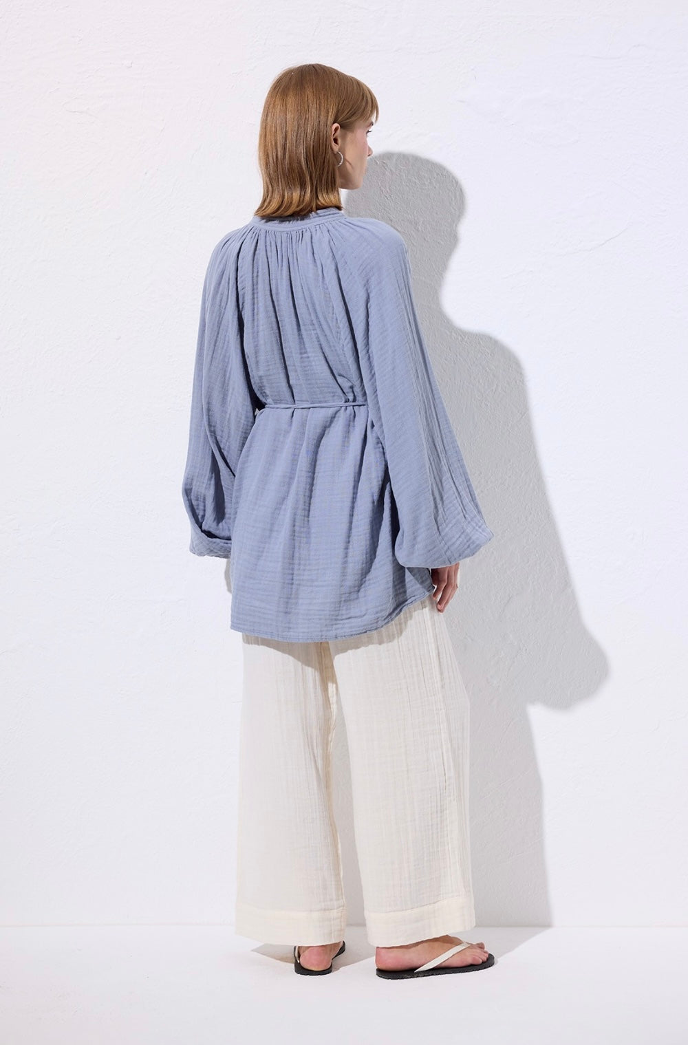 MANUKA - Musselin Bluse mit Bindegürtel Blau