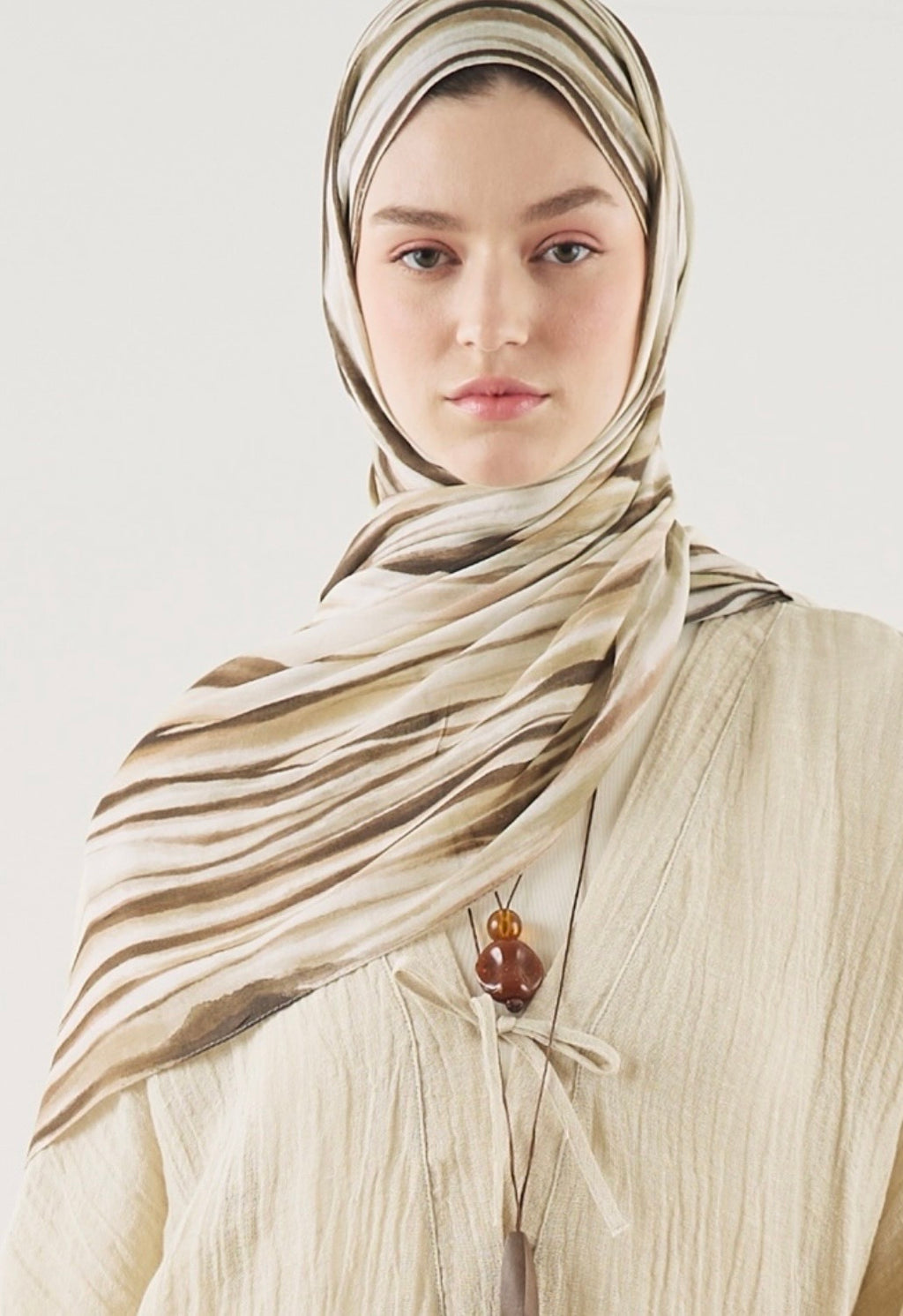 FRESH SCARFS - Dark Batik Soft-Viskose Hijab