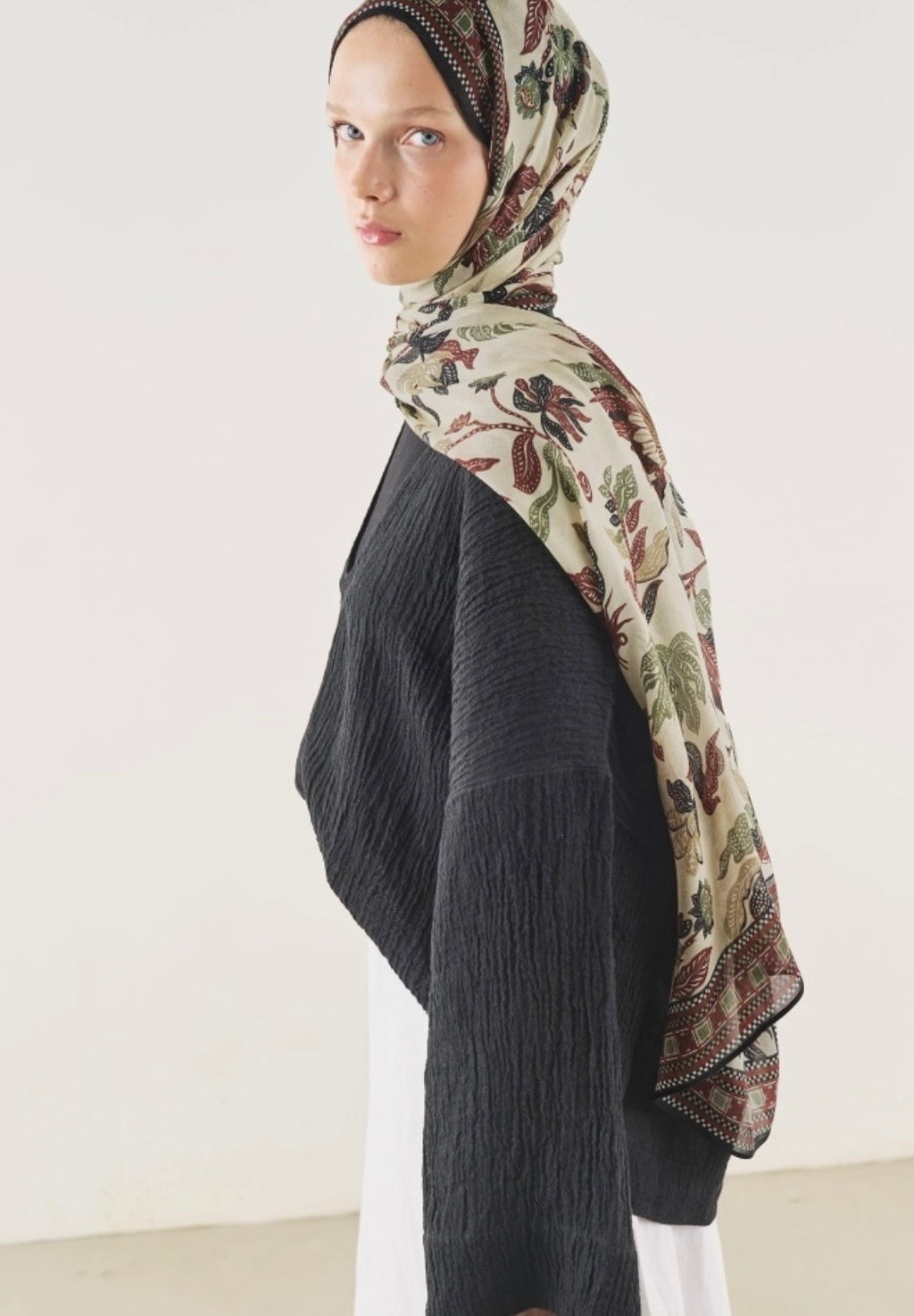 FRESH SCARFS - Mystic Bloom Soft-Viskose Hijab