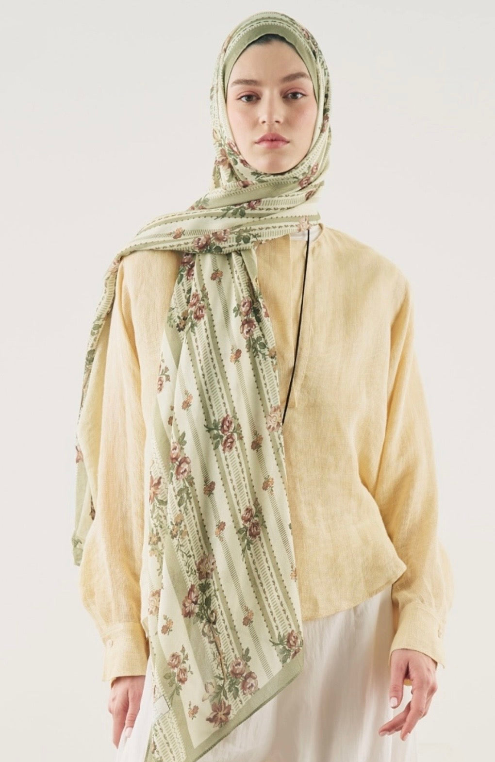 FRESH SCARFS - Floral Touch Soft-Viskose Hijab