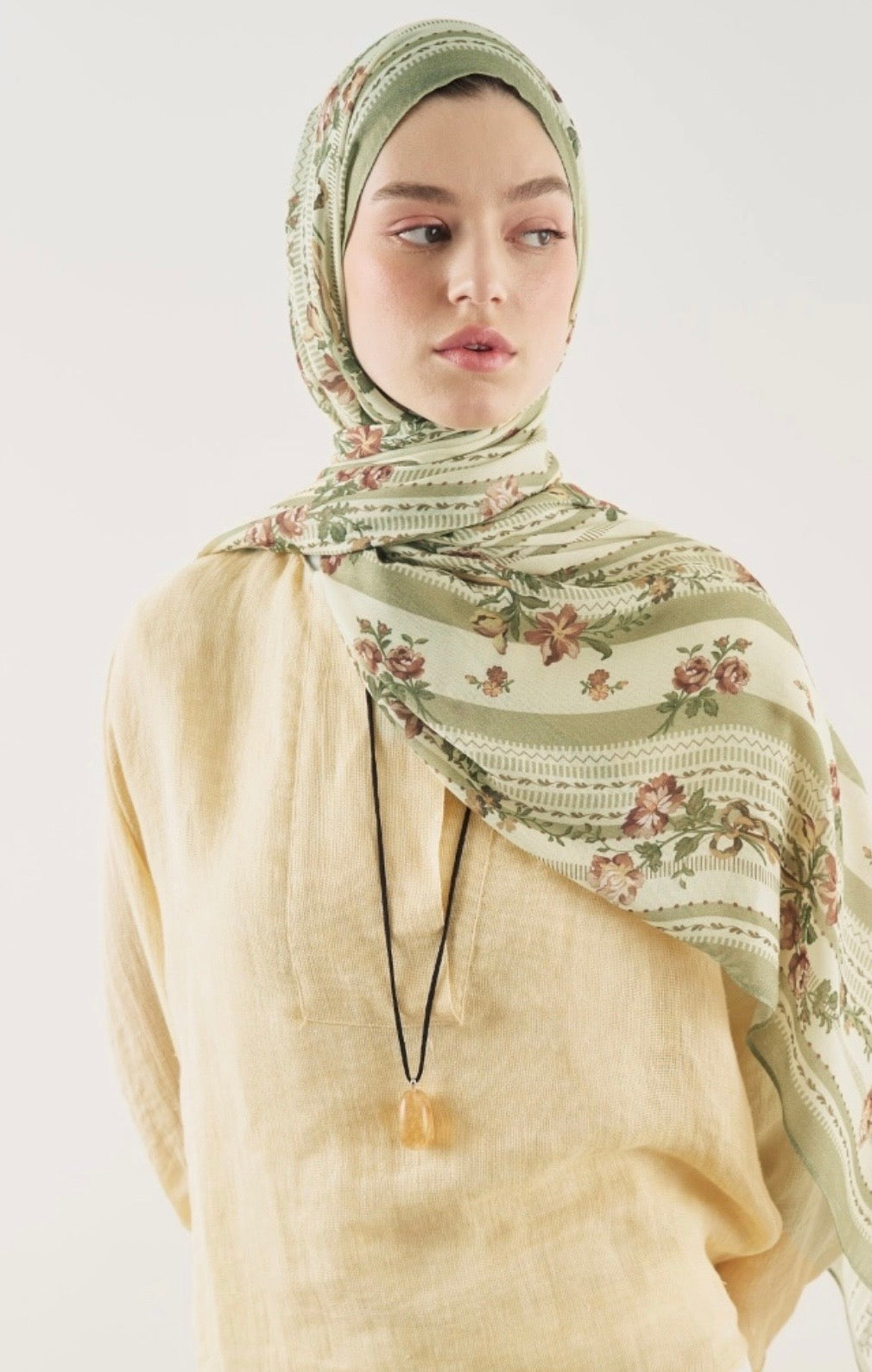 FRESH SCARFS - Floral Touch Soft-Viskose Hijab
