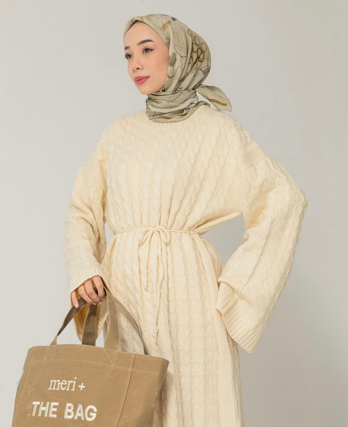 Strickkleid mit Zopfmuster - Beige