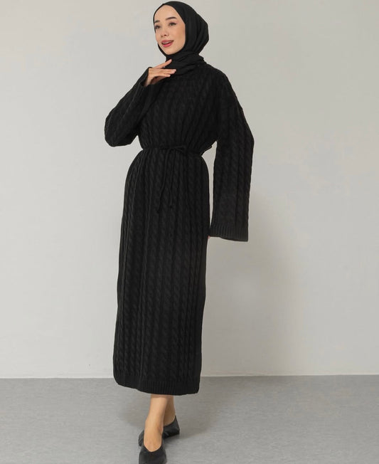 Strickkleid mit Zopfmuster - Schwarz