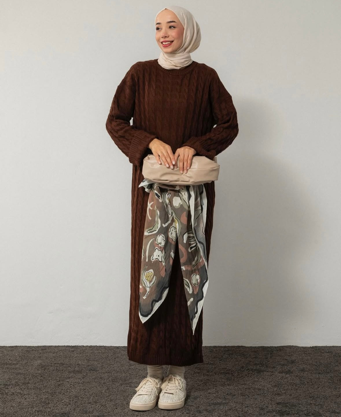 Strickkleid mit Zopfmuster - Braun