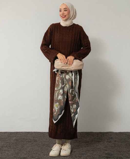 Strickkleid mit Zopfmuster - Braun