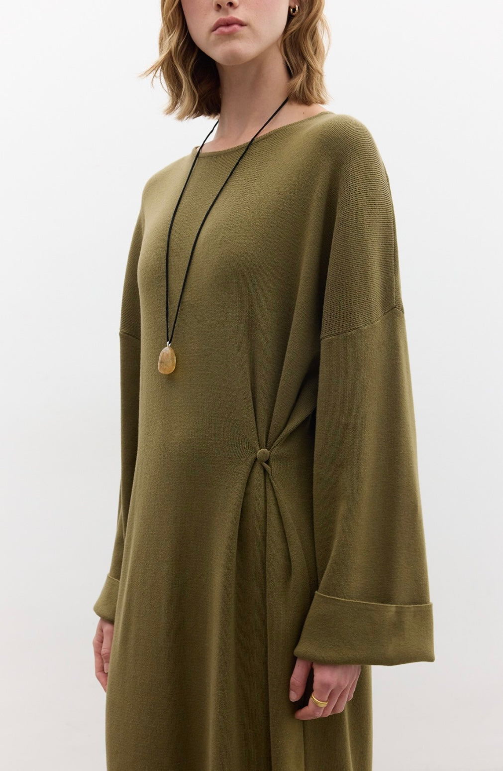 MANUKA - Strickkleid mit Knopfdetail Grün