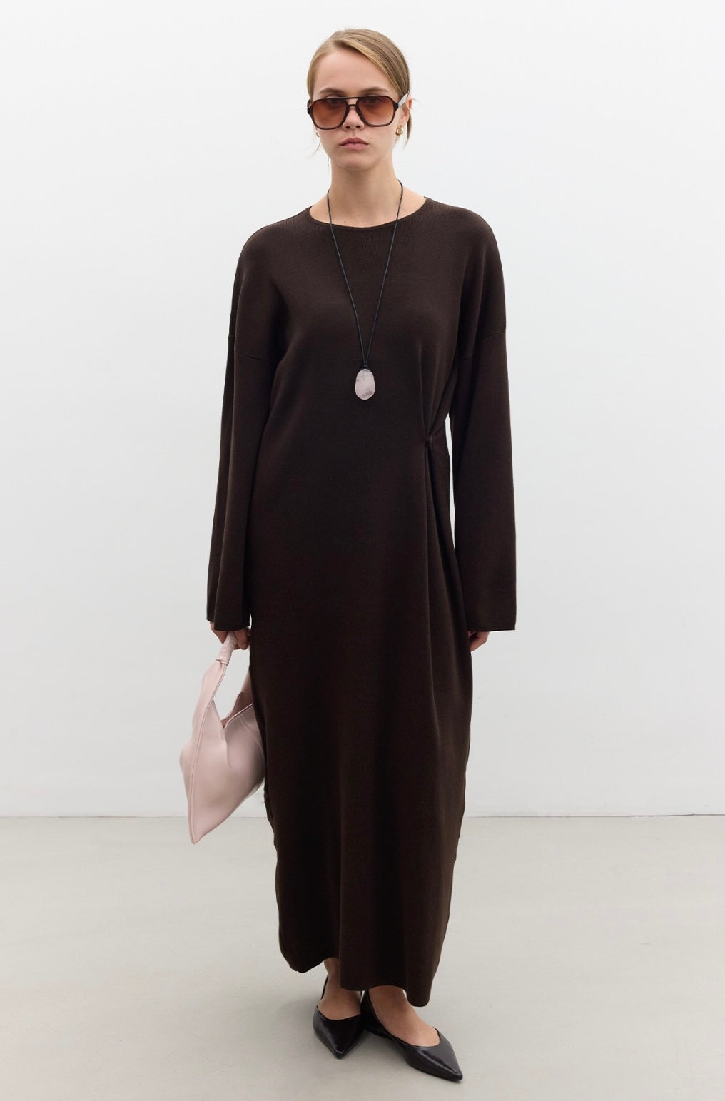 MANUKA - Strickkleid mit Knopfdetail Braun